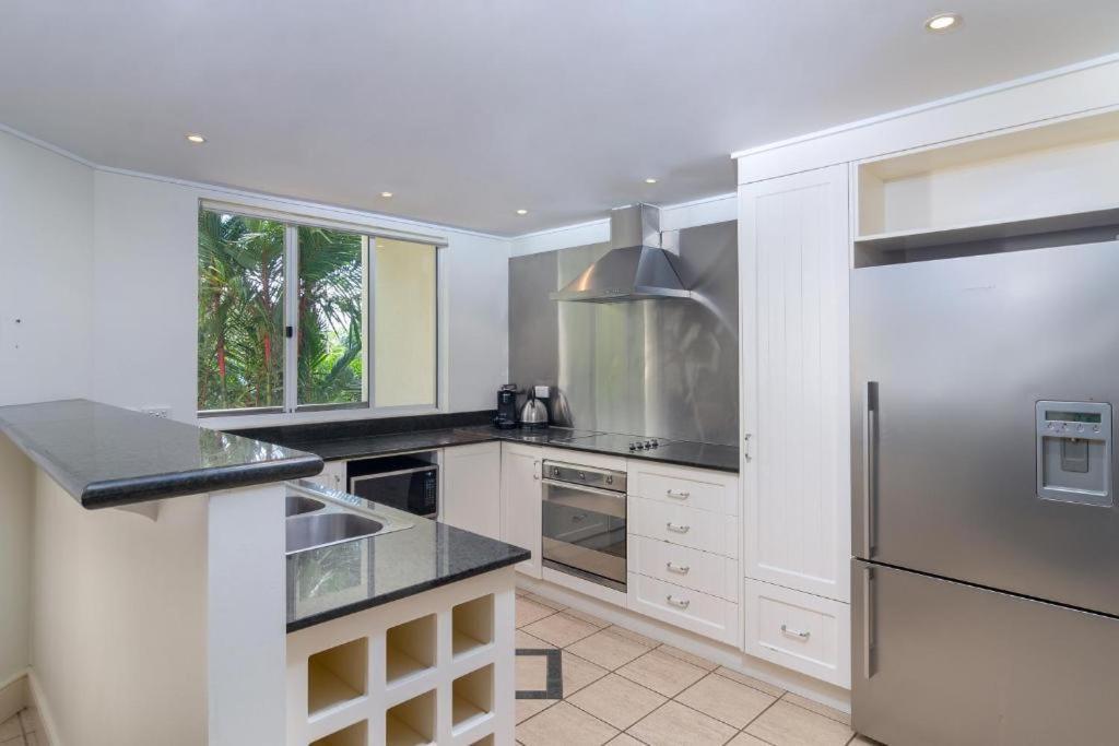 Mandalay Luxury Beachfront Apartments Port Douglas Extérieur photo